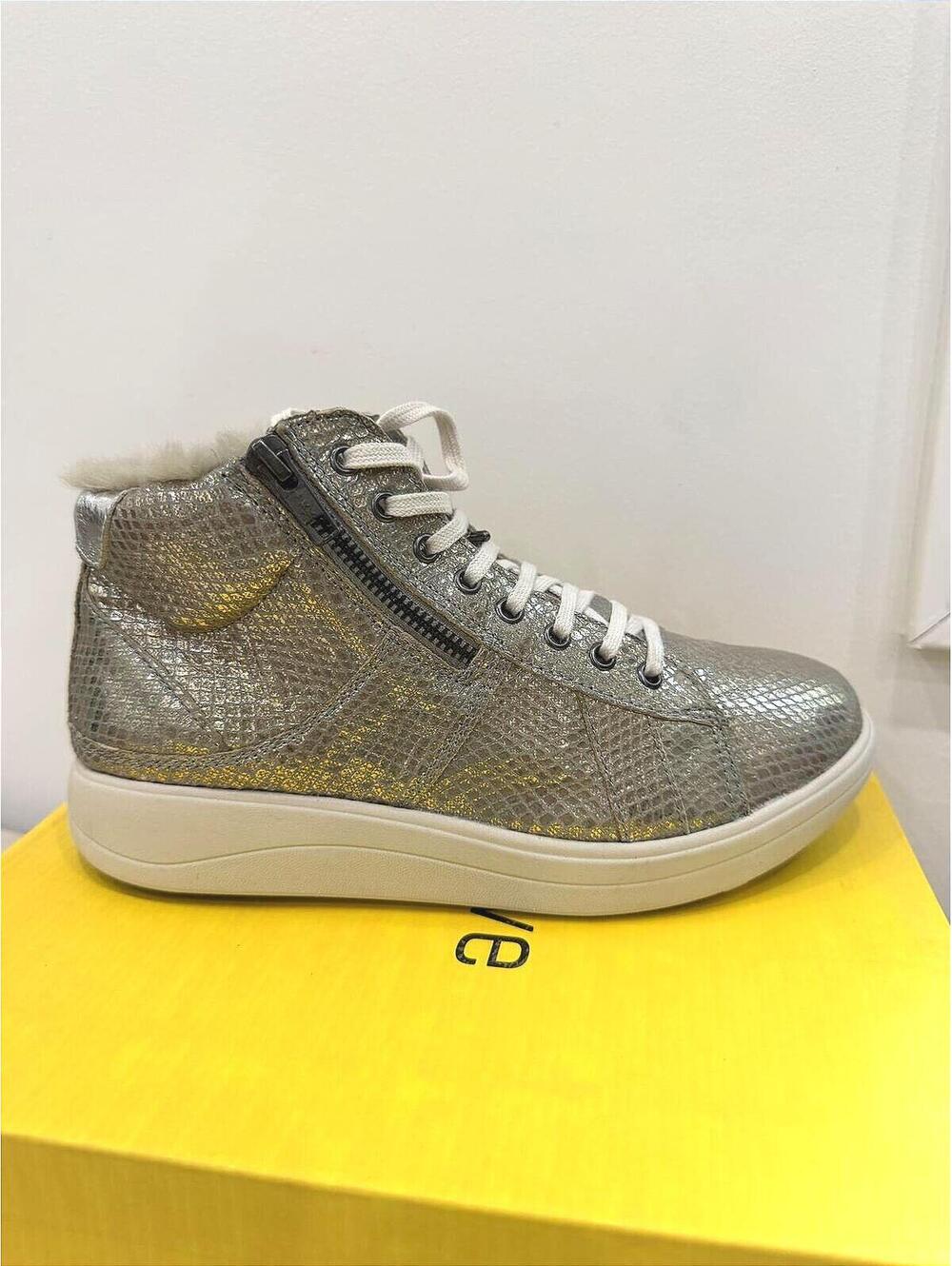 Strive Chatsworth II Silver Chic Women's Sneakers US 7